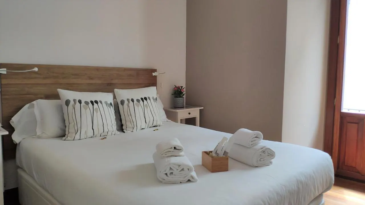 Bed & Breakfast 7 Kale Bed And Breakfast Bilbao